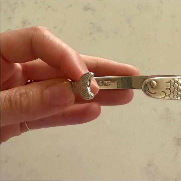 Cape Cod Fish Bracelet - Picture 2 of 9